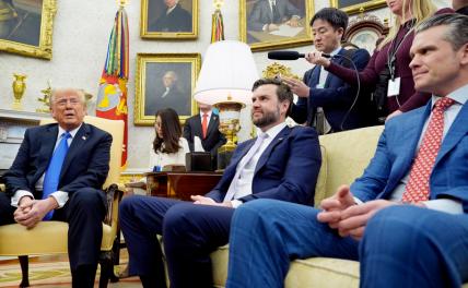 Войсковой маневр: Армия США изучает карту Украины в районе Днепра Войсковой маневр: Армия США изучает карту Украины в районе Днепра
